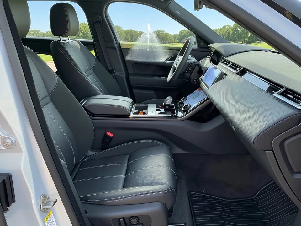 2023 Land Rover Range Rover Velar - Image 15 of 16