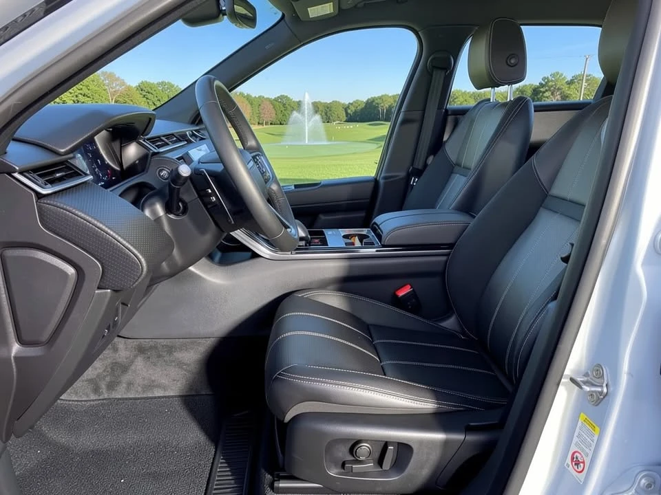 2023 Land Rover Range Rover Velar - Image 9 of 16