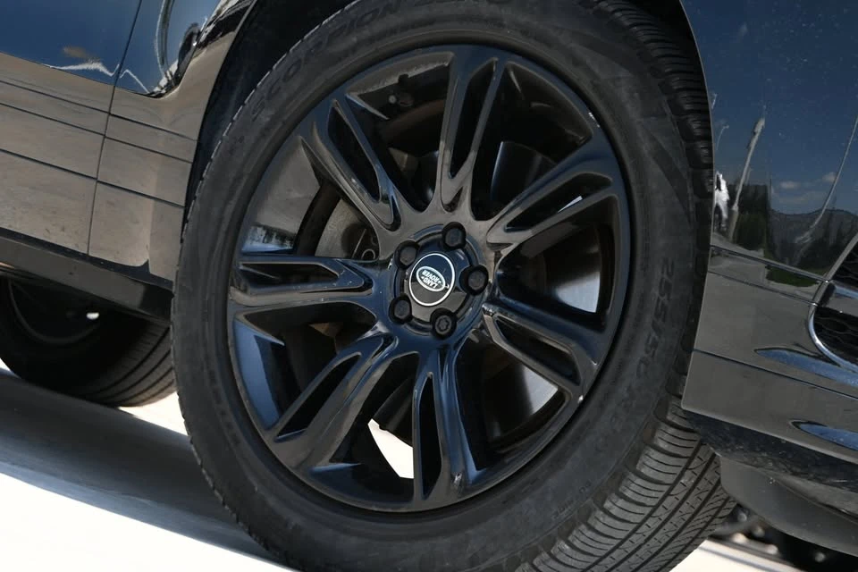 2023 Land Rover Range Rover Velar - Image 10 of 12