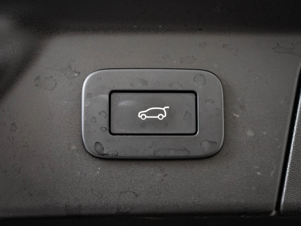 2023 Land Rover Range Rover Velar - Image 21 of 21