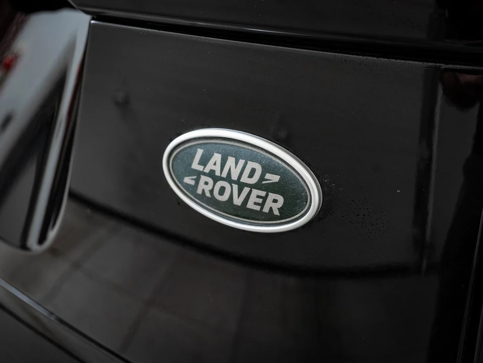 2023 Land Rover Range Rover Velar - Image 18 of 21