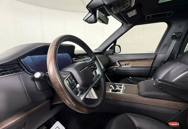 2023 Land Rover Range Rover L460 - Image 7 of 13