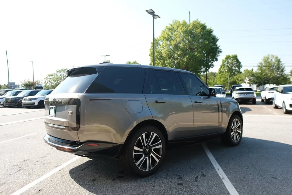 2023 Land Rover Range Rover L460 - Image 3 of 13