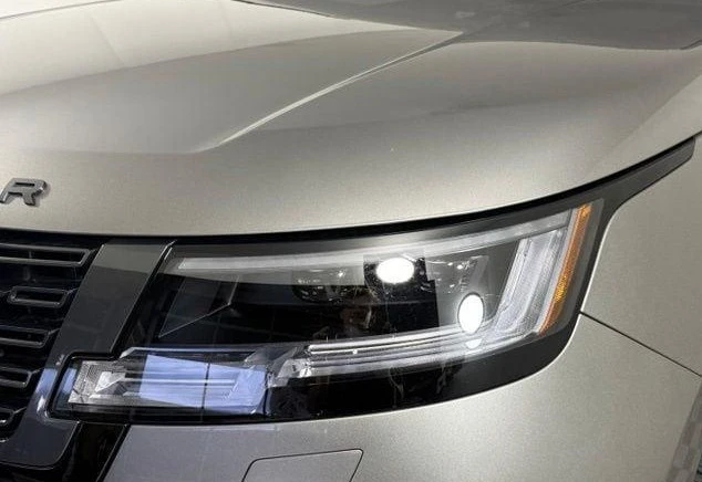 2023 Land Rover Range Rover L460 - Image 10 of 13