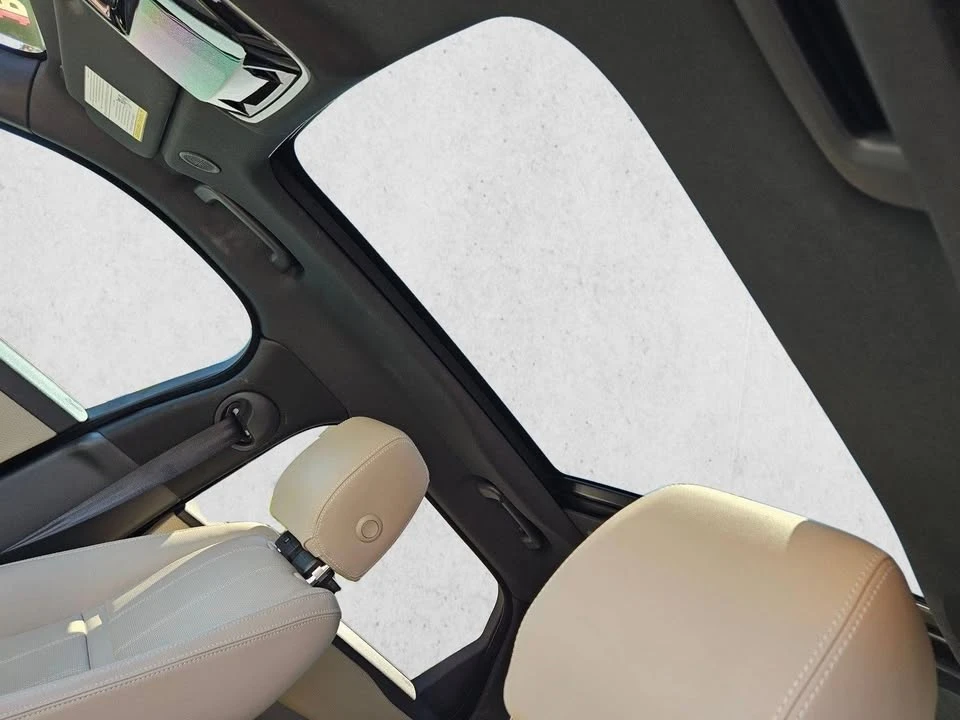 2023 Land Rover Range Rover Velar - Image 15 of 20