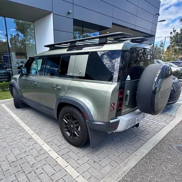 2023 Land Rover Defender 110s