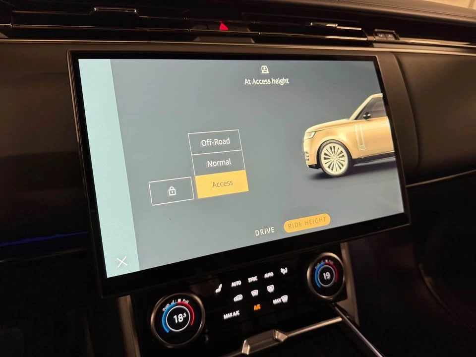 2023 Land Rover Range Rover L460 - Image 18 of 20
