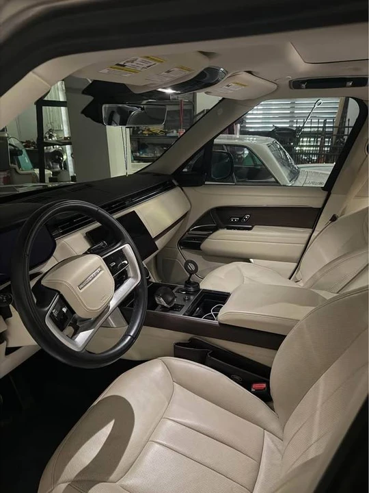 2023 Land Rover Range Rover L460 - Image 5 of 10