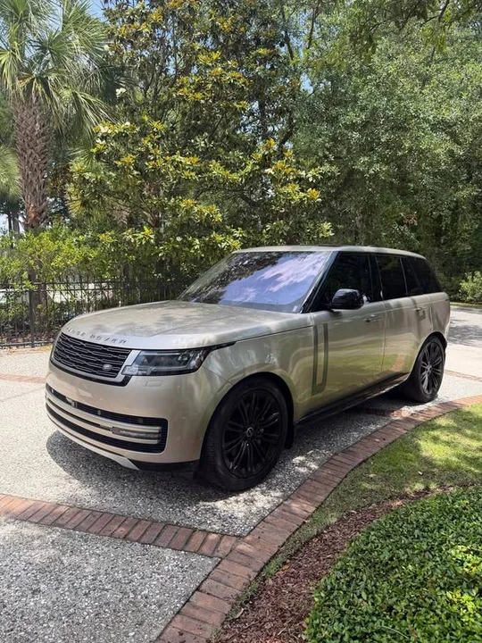 2023 Land Rover Range Rover L460 - Image 2 of 10