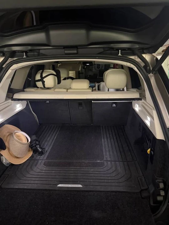 2023 Land Rover Range Rover L460 - Image 9 of 10