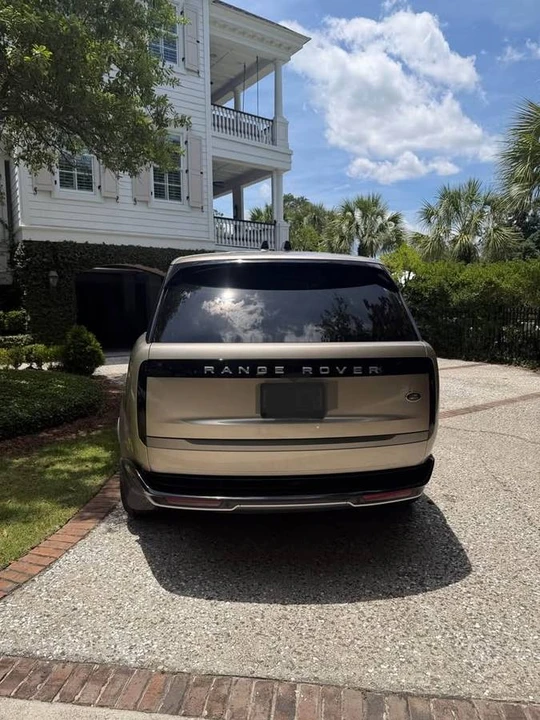 2023 Land Rover Range Rover L460 - Image 4 of 10