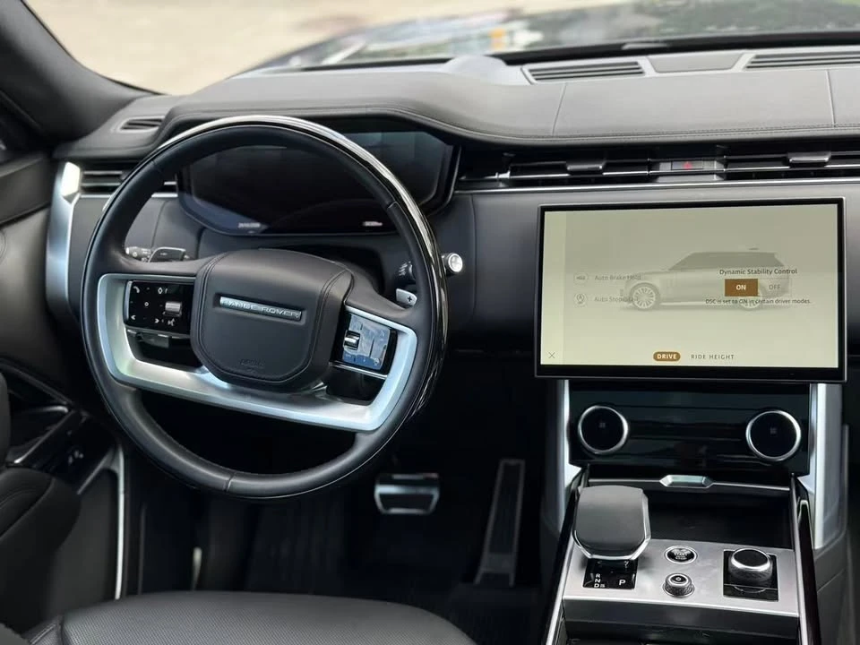 2023 Land Rover Range Rover L460 - Image 13 of 15