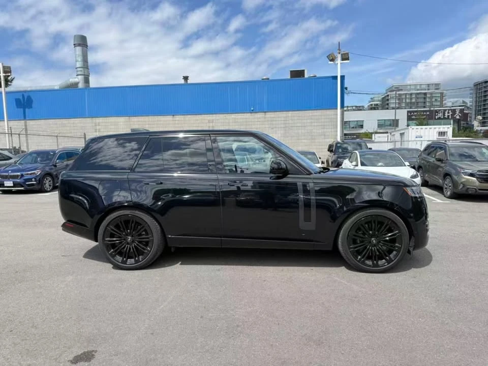 2023 Land Rover Range Rover L460 - Image 8 of 15