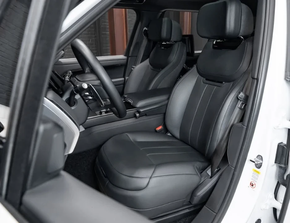 2023 Land Rover Range Rover L460 - Image 6 of 8
