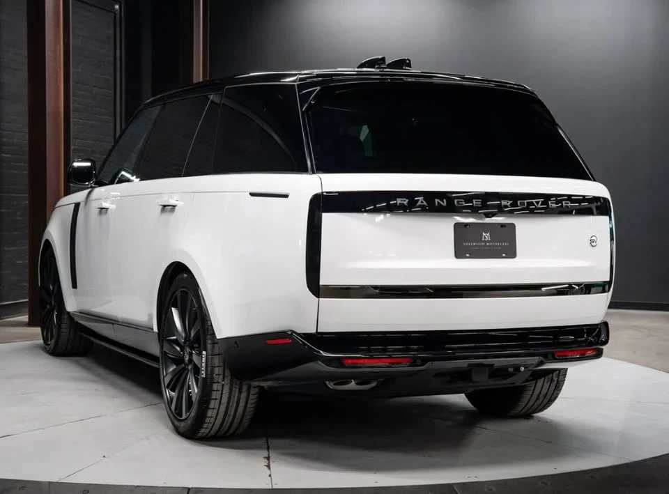 2023 Land Rover Range Rover L460 - Image 3 of 8