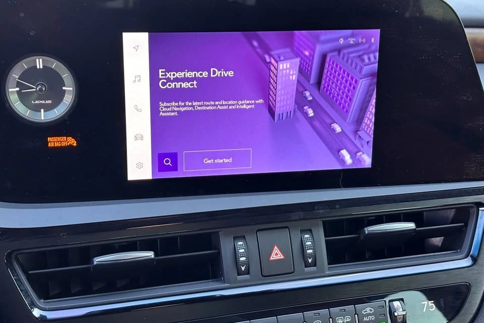 2023 Lexus ES 7th Gen - Image 12 of 18