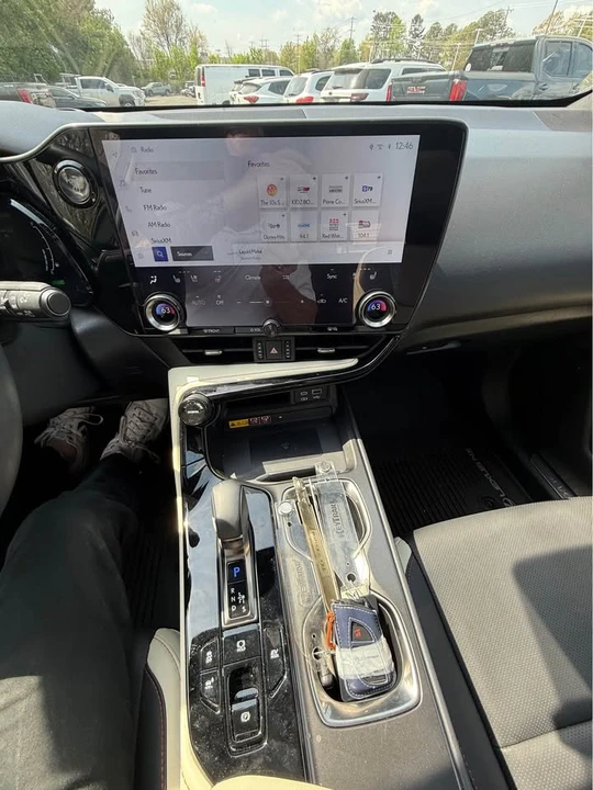 2023 Lexus RX 5th Gen - Image 12 of 13