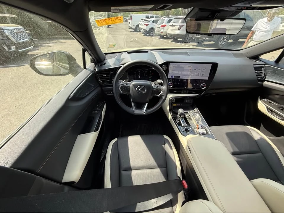 2023 Lexus RX 5th Gen - Image 10 of 13