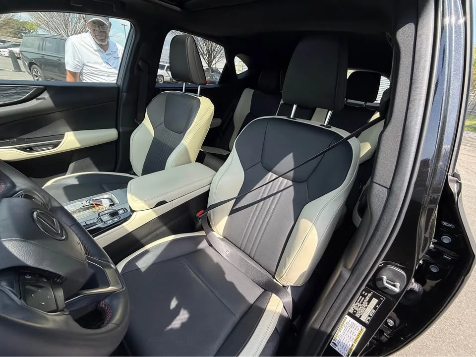 2023 Lexus RX 5th Gen - Image 11 of 13
