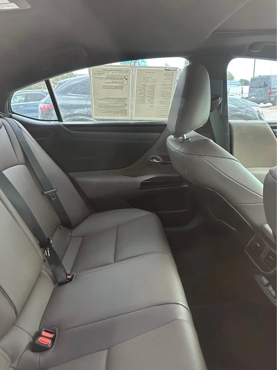 2023 Lexus ES 7th Gen - Image 4 of 6