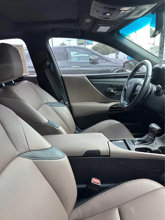 2023 Lexus ES 7th Gen - Image 3 of 6