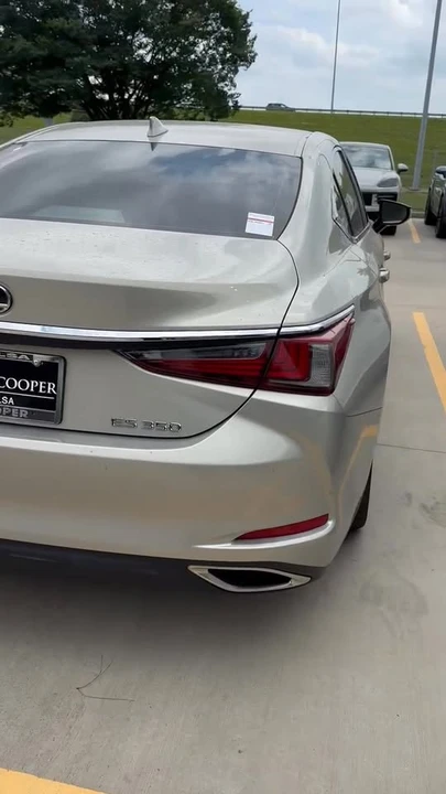 2023 Lexus ES 7th Gen - Image 6 of 6