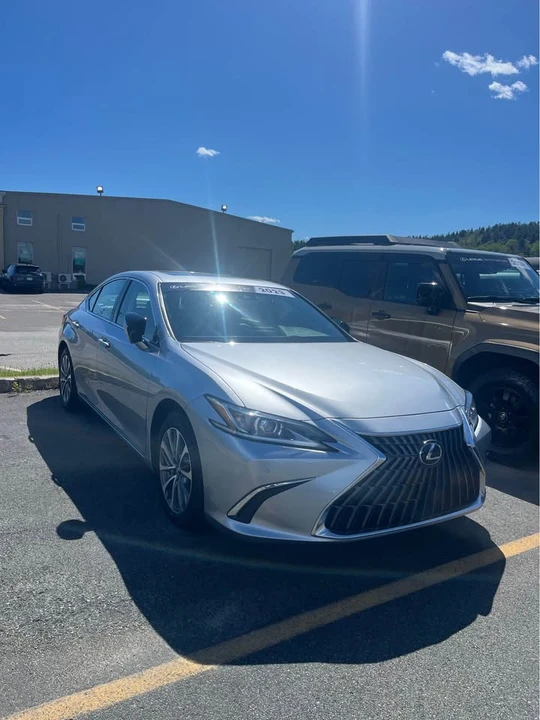 2023 Lexus ES 7th Gen - Image 3 of 11