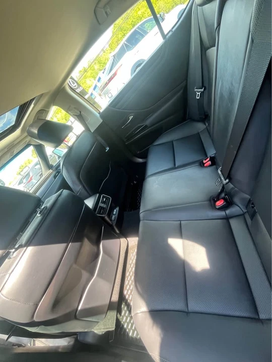 2023 Lexus ES 7th Gen - Image 8 of 11
