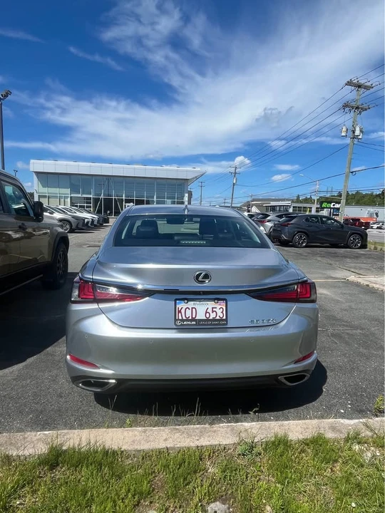 2023 Lexus ES 7th Gen - Image 5 of 11