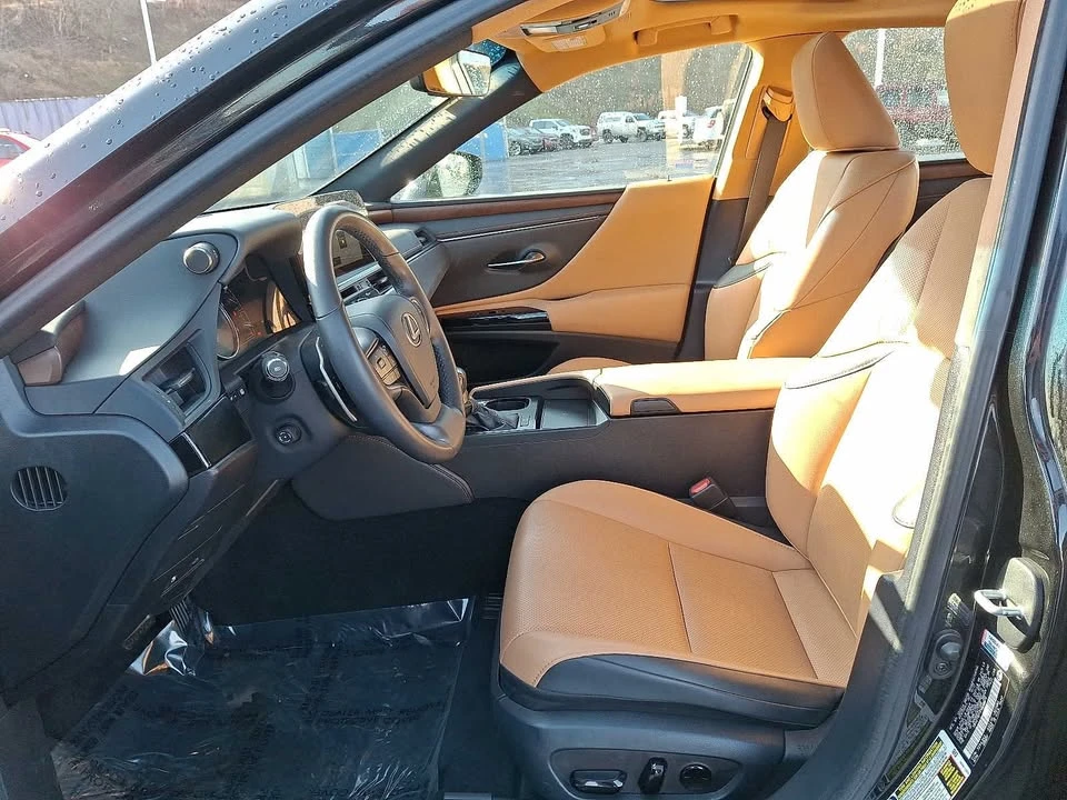 2023 Lexus ES 7th Gen - Image 8 of 11