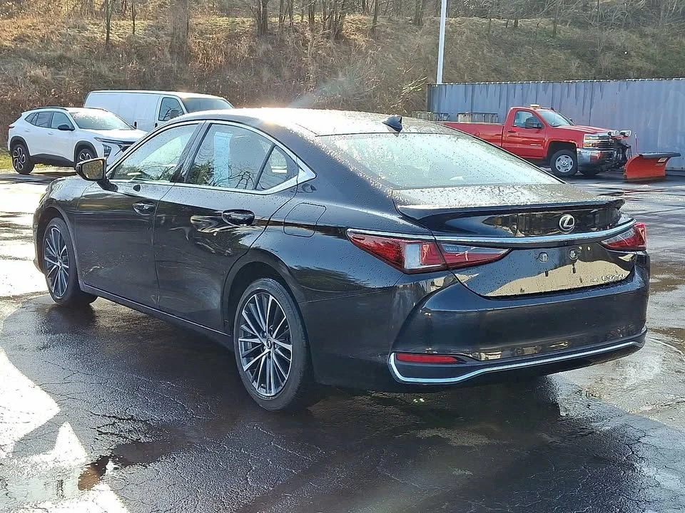 2023 Lexus ES 7th Gen - Image 5 of 11