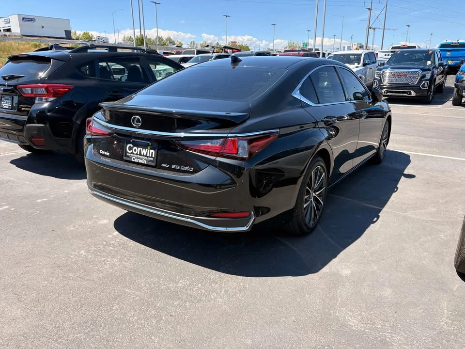 2023 Lexus ES 7th Gen - Image 2 of 2