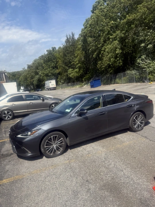 2023 Lexus ES 7th Gen - Image 8 of 11