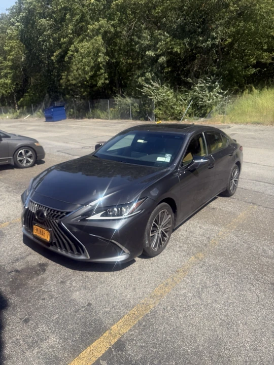 2023 Lexus ES 7th Gen - Image 7 of 11