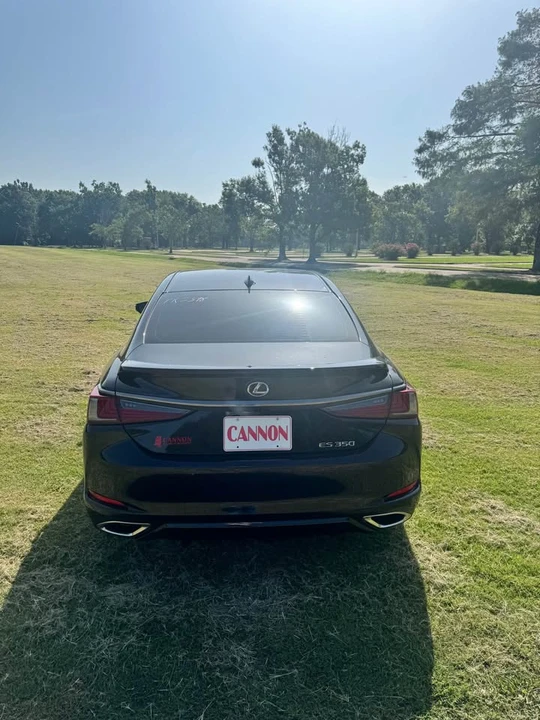 2023 Lexus ES 7th Gen - Image 2 of 6