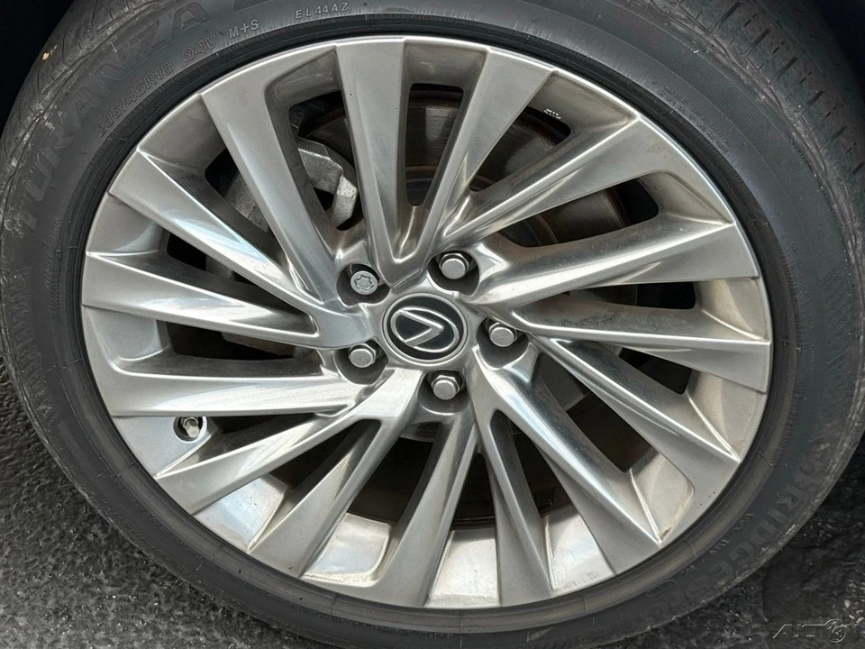 2023 Lexus ES 7th Gen - Image 9 of 12