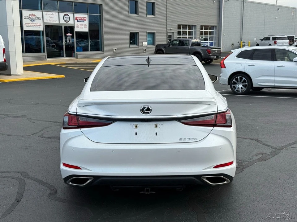 2023 Lexus ES 7th Gen - Image 4 of 12
