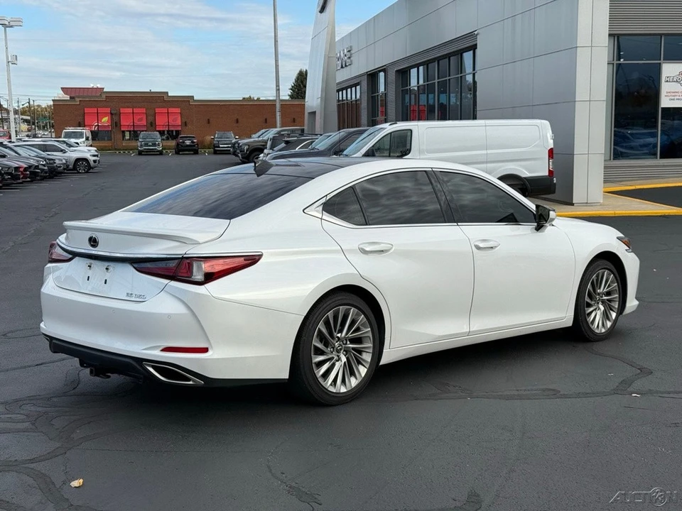 2023 Lexus ES 7th Gen - Image 3 of 12
