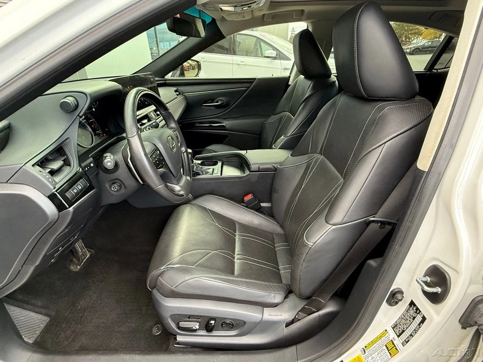 2023 Lexus ES 7th Gen - Image 11 of 12