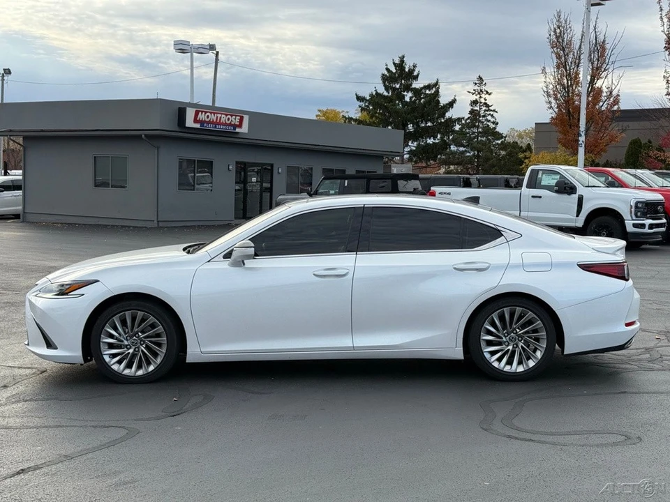 2023 Lexus ES 7th Gen - Image 6 of 12