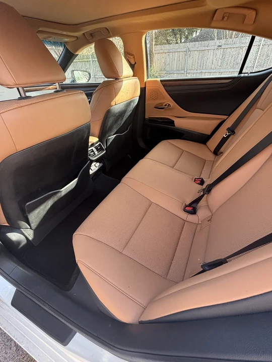 2023 Lexus ES 7th Gen - Image 7 of 11