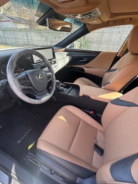 2023 Lexus ES 7th Gen - Image 8 of 11