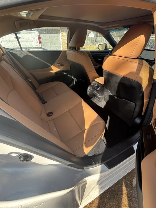 2023 Lexus ES 7th Gen - Image 6 of 11