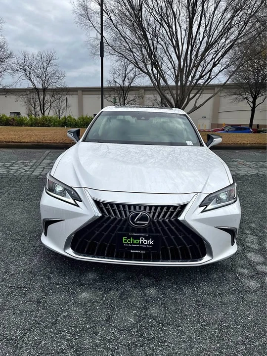 2023 Lexus ES 7th Gen - Image 2 of 9