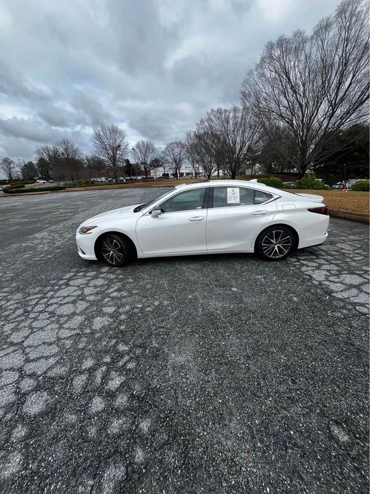 2023 Lexus ES 7th Gen - Image 3 of 9