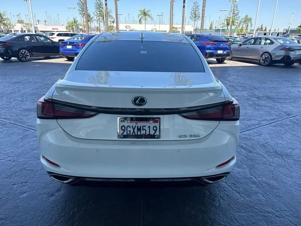 2023 Lexus ES 7th Gen - Image 4 of 16