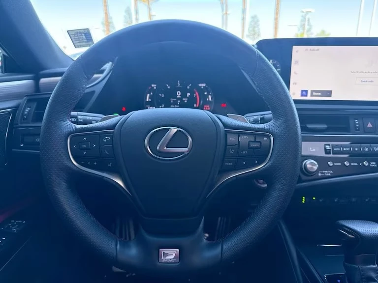 2023 Lexus ES 7th Gen - Image 8 of 16