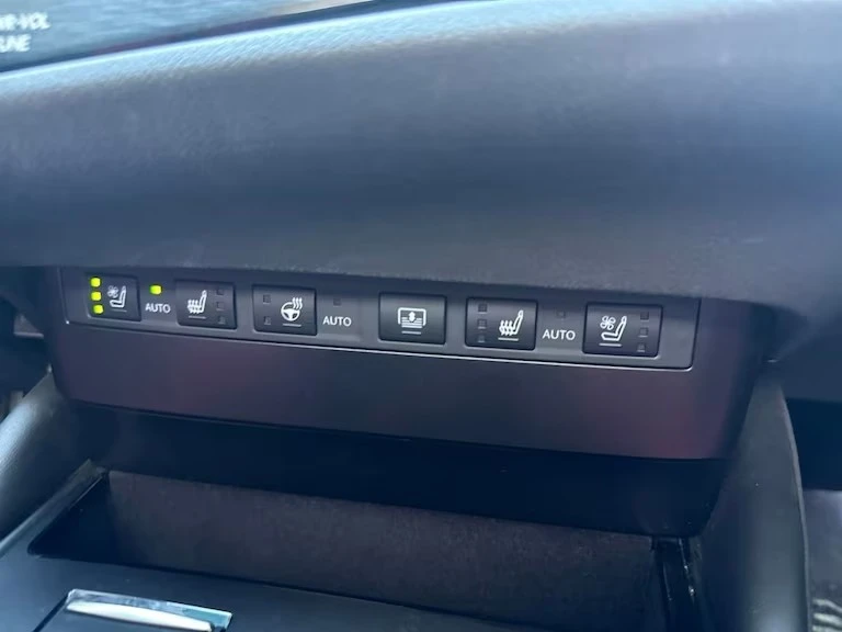 2023 Lexus ES 7th Gen - Image 11 of 16