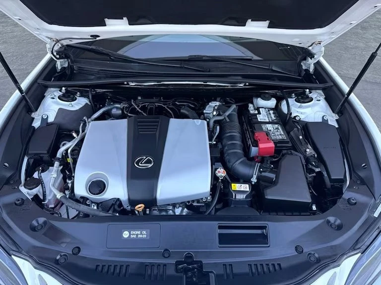 2023 Lexus ES 7th Gen - Image 15 of 16