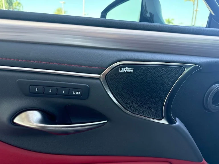 2023 Lexus ES 7th Gen - Image 13 of 16